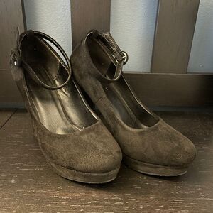 McKoine Black Platform Mary Jane Round Toe Pumps Women’s Size EUR 38